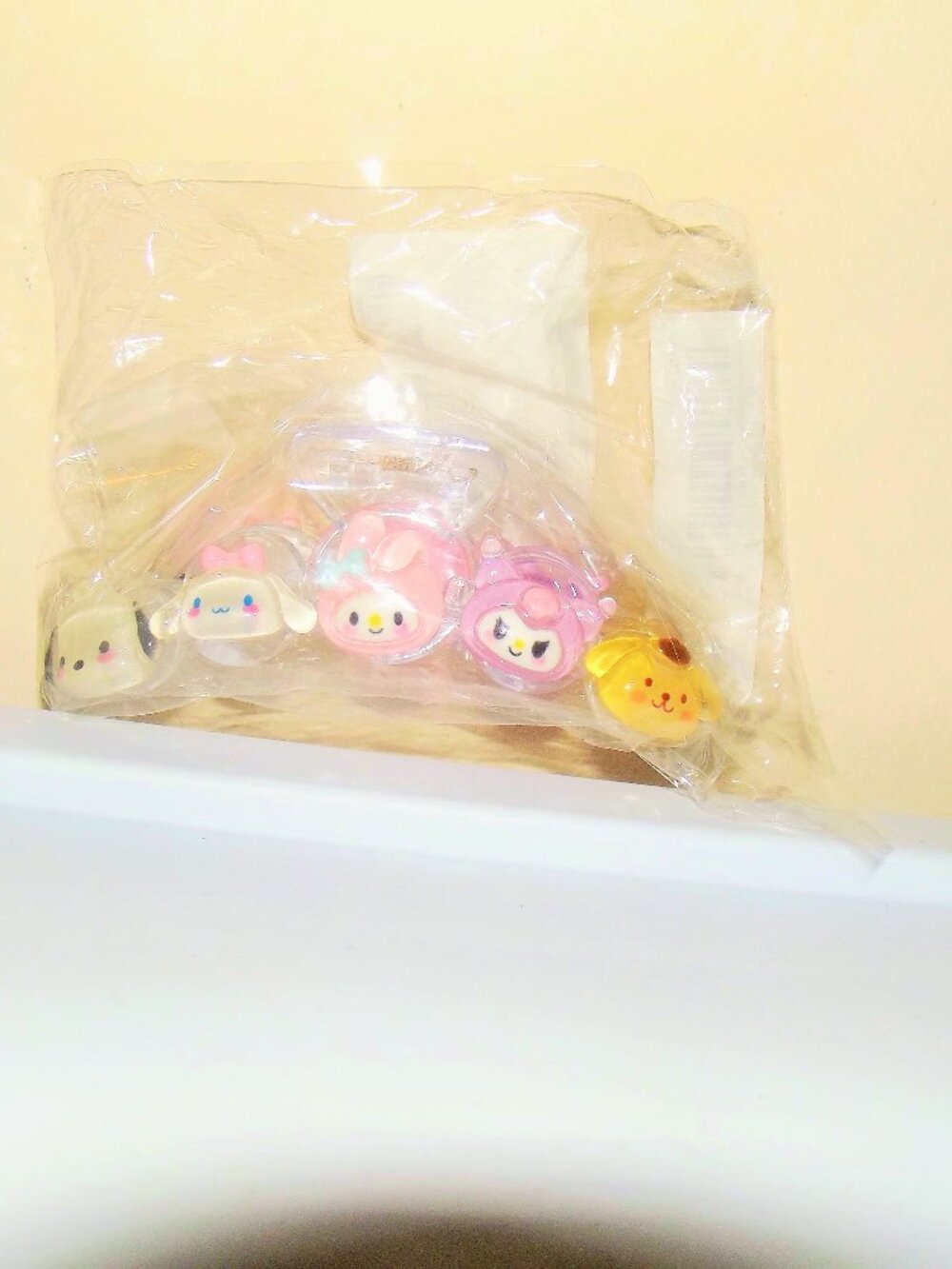 Sanrio Pack of 5 Hair Claw Clips---NEW